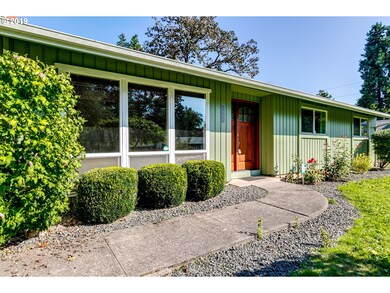 1755 Mistletoe St, Eugene, OR 97402 - photo 4