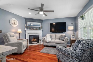 8-web-or-mls-1EagleWay_08