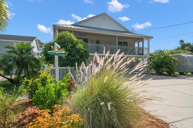 109 Peterson Ln, Palm Harbor, FL 34683 - photo 3