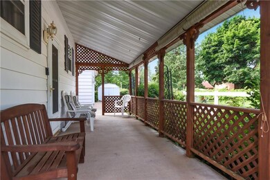 Beautiful covered porch, sit back and relax!