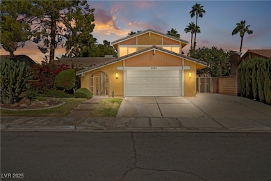 5220 Ganado Dr, Las Vegas, NV 89103 - photo 2