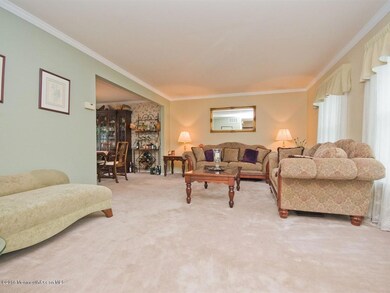 003_LIVING ROOM