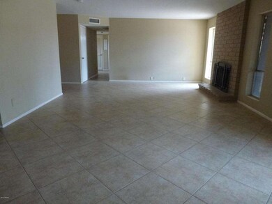023-332528 - Living Room 4