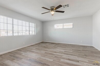 1233 13th St, Wasco, CA 93280 - photo 6