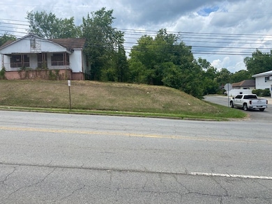 1010 N Clarke St, Milledgeville, GA 31061 - photo 2