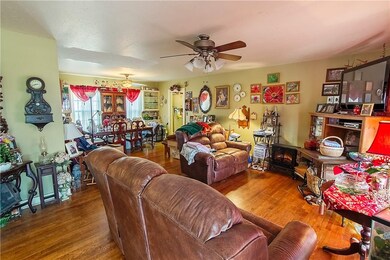 307 NW B St, Bentonville, AR 72712 - photo 2