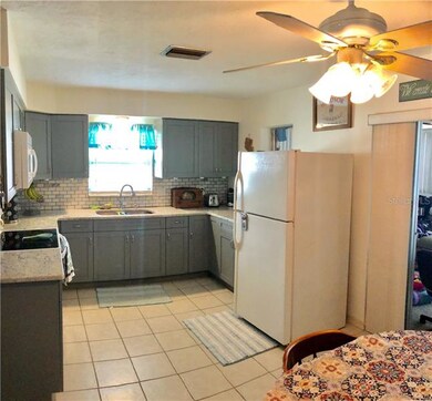 TOTALLY RENOVATED kitchen - soft close cabinets an