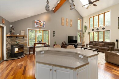 6771 Crown Ln, Zionsville, PA 18092 - photo 5