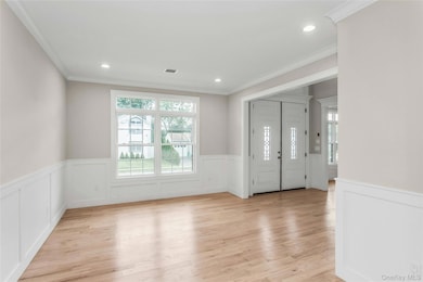 8 Sebree Place, Plainview, NY 11803 - photo 7