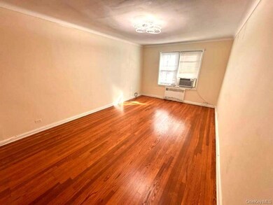 New Hampshire House Condos unit A7, Rego Park, NY 11374 - photo 2