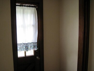 Entry/Foyer.