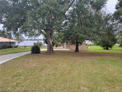 228 S Huntley Dr, Lake Placid, FL 33852 - photo 3