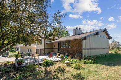 524 Christopher Cir, Jesup, IA 50648 - photo 4