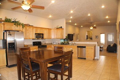 6725 Picuris Ave, Farmington, NM 87402 - photo 3