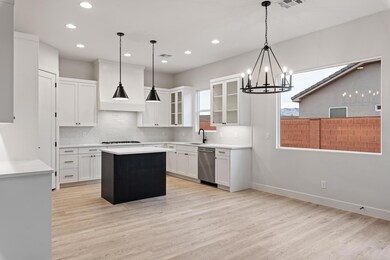 Kitchen/Dining