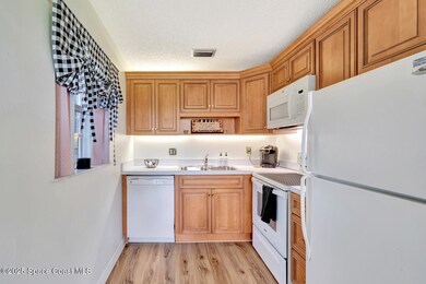 98 Spring Lake Dr unit 103, Vero Beach, FL 32962 - photo 4