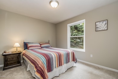 034-Bedroom-3303041-medium