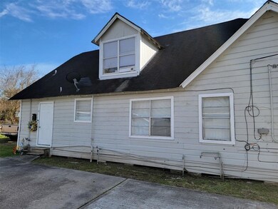 4518 Los Angeles St unit 2, Houston, TX 77026 - photo 2