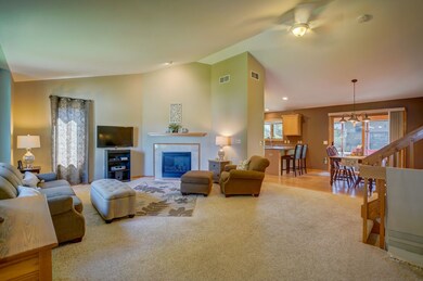 726 Leeward Ln, Oregon, WI 53575 - photo 7