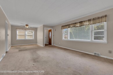 LIVING ROOM/DINING ROOM