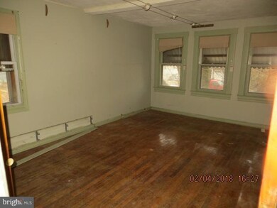 125 Hazel Ave, Halethorpe, MD 21227 - photo 6