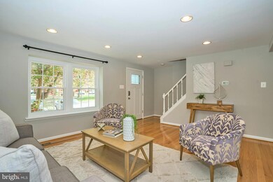 8694 Bent Arrow Ct, Springfield, VA 22153 - photo 4