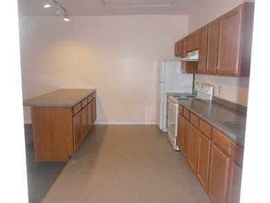 101 Broad St, Claremont, NH 03743 - photo 4