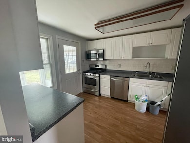 12635 Etruscan Dr, Herndon, VA 20171 - photo 6