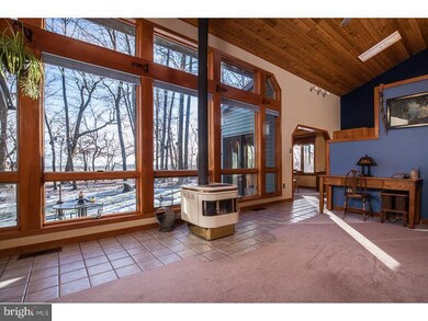 544 Forest Ln, Shoemakersville, PA 19555 - photo 2