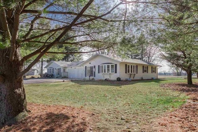 1651 Hook Island Rd, Oregon, WI 53575 - photo 2