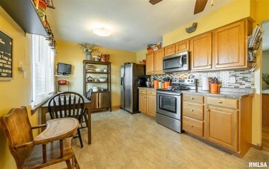 220 Heritage Ave, Lincoln, IL 62656 - photo 6