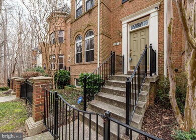 10215 Pembroke Green Place, Columbia, MD 21044 - photo 2