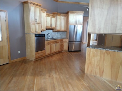 3902 SW Lincolnshire Rd, Topeka, KS 66610 - photo 7