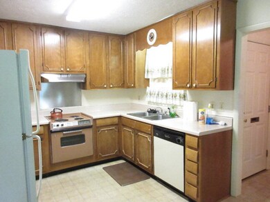 425 Beman Ave, Laurinburg, NC 28352 - photo 5