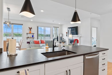 285 Front St_0119