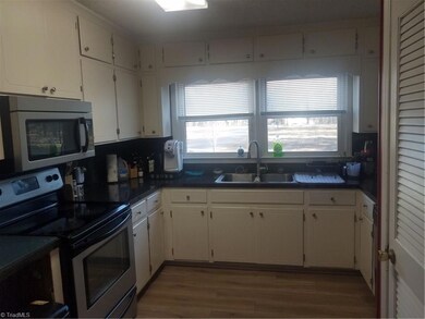 2795 Loe Fall Ave, Asheboro, NC 27205 - photo 4