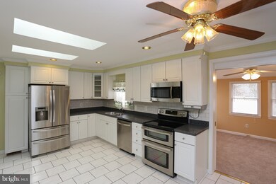 357 Dameron S, Laurel, MD 20724 - photo 5