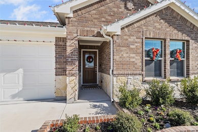 10644 Tonkala Dr, Fort Worth, TX 76179 - photo 2