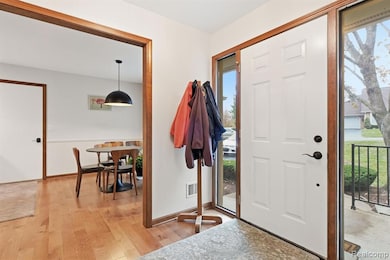 4535 4535 Golf View Dr Dr unit 97, Genoa Township, MI 48116 - photo 3