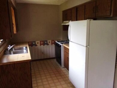 902 11th St N, Sauk Rapids, MN 56379 - photo 3