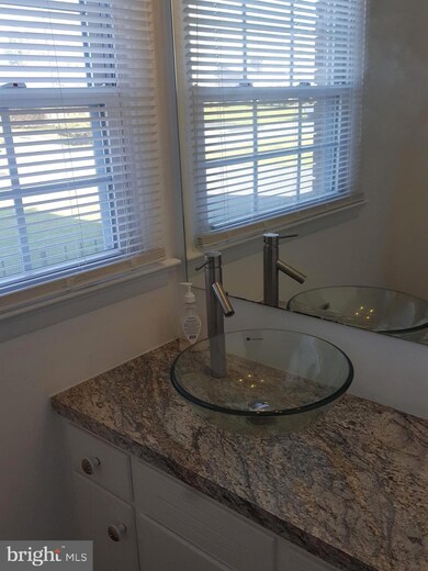 340 Wayburn St, Greencastle, PA 17225 - photo 4