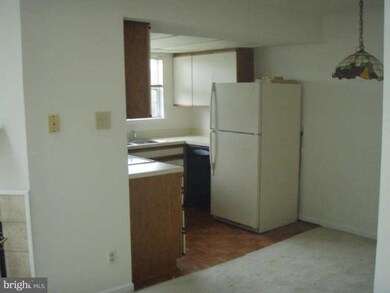 12102 Greenway Ct unit 226, Fairfax, VA 22033 - photo 3