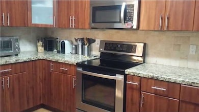 11220 NW 42nd Terrace, Doral, FL 33178 - photo 4