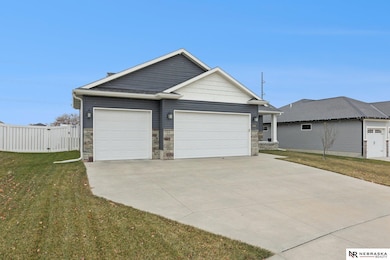 7020 N 13th St, Lincoln, NE 68521 - photo 2