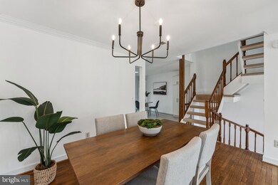 8038 Merry Oaks Ct, Vienna, VA 22182 - photo 7