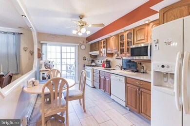 3825 Salina Rd, Philadelphia, PA 19154 - photo 4