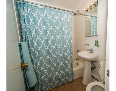 518 Putnam Ave, Cambridge, MA 02139 - photo 4