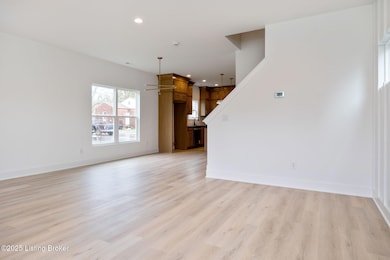138 Rock Ln-12