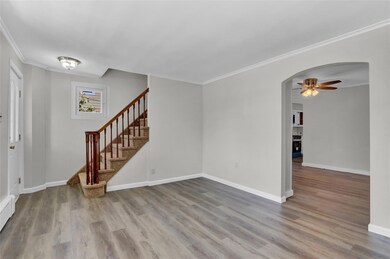10 Valentine St, Glen Cove, NY 11542 - photo 4