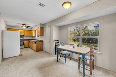 571 W 149th Place, Glenpool, OK 74033 - photo 6